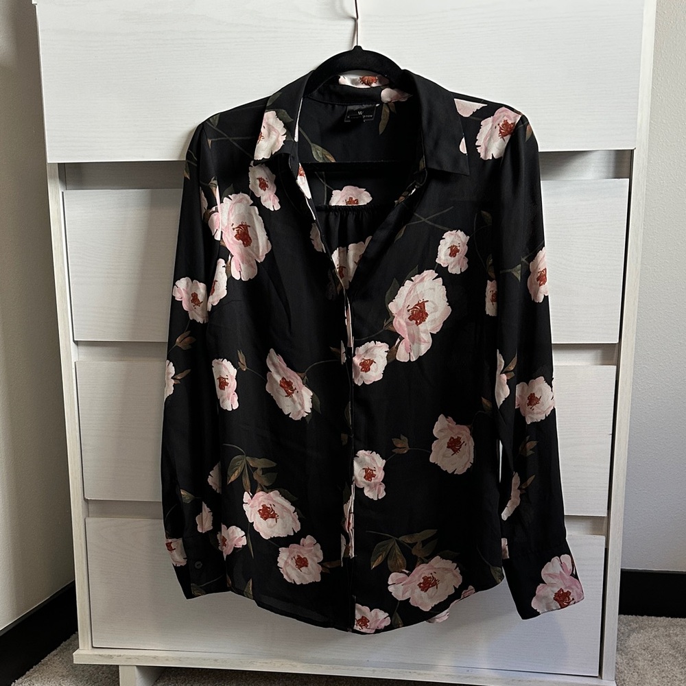 Worthington Black Floral Blouse